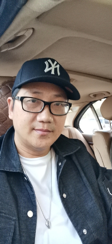 拥抱幸福的第一张照片--罗源征婚网