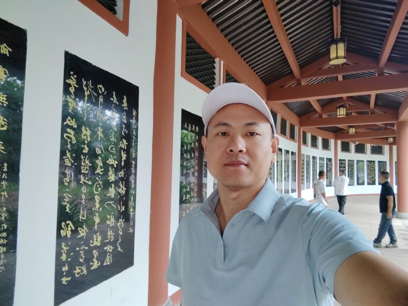 爱运动的范的第一张照片--罗源征婚网